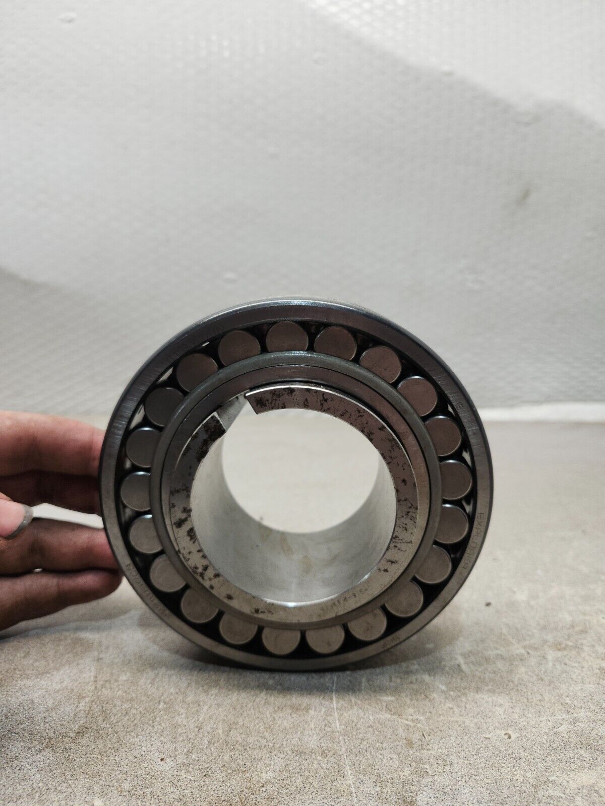 NEW NO BOX SKF BEARING 22216EK/C3 W/ S16-2-11/16 ADAPTER