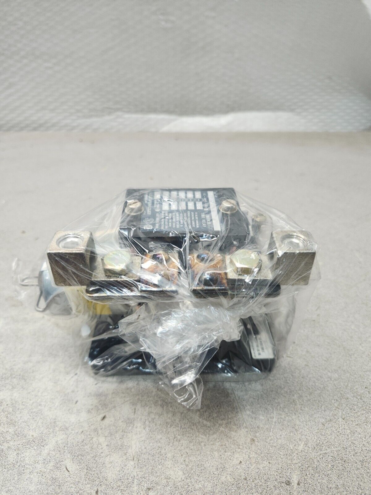 NEW IN BOX Allen Bradley Magnetic Overload Relay 810-A15A