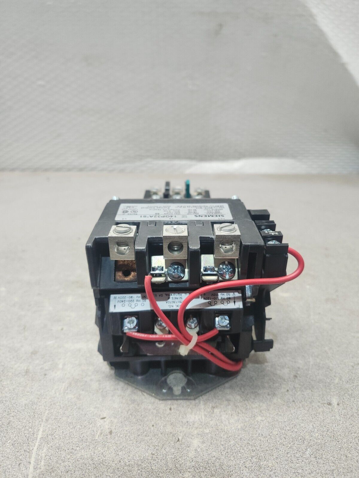 NEW IN BOX SIEMENS NEMA Size 2 1/2 Motor Starter 3PH,3P,220-240V/60HZ,14GP32AA81