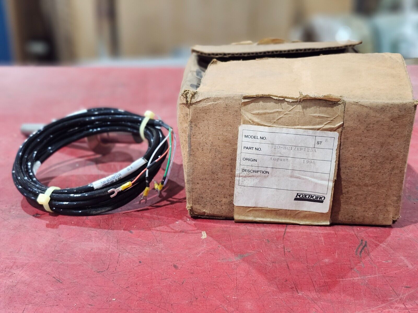 NEW IN BOX FOXBORO SENSOR 920-HC1 / EP125A