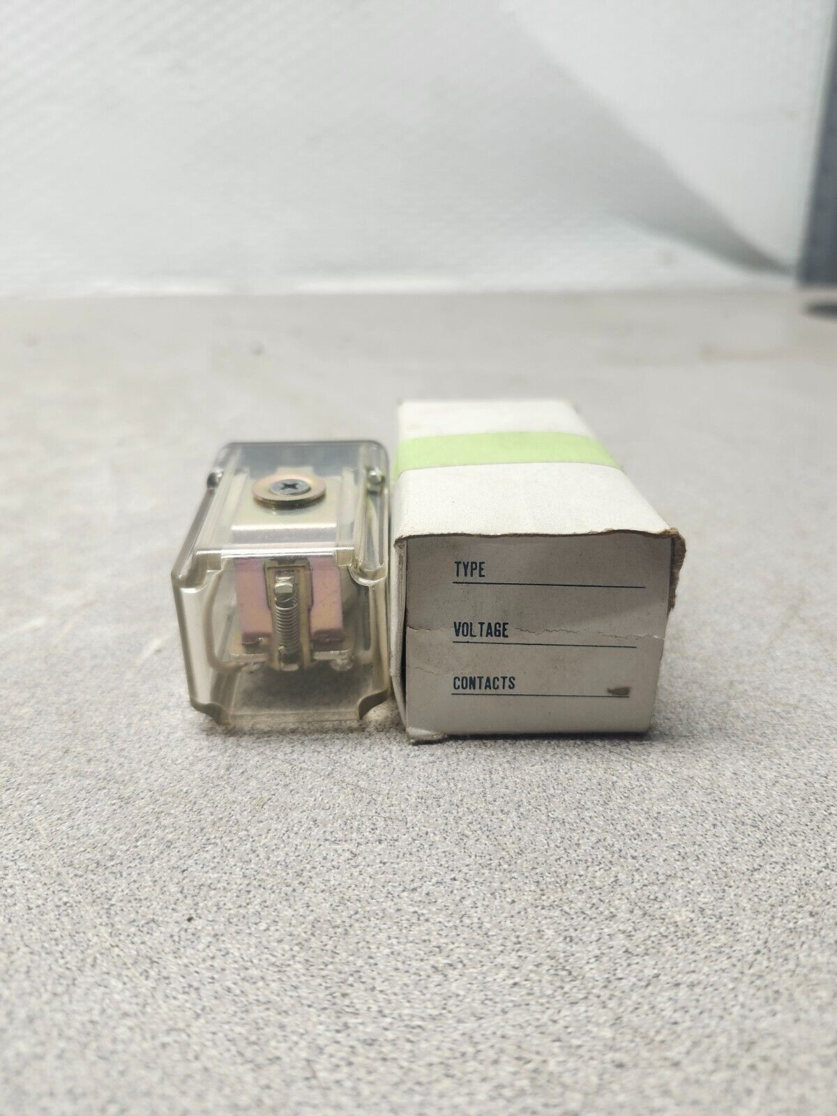 NEW IBN BOX EAGLE SIGNAL G.P. ROUND BASE RELAY 48VDC TWO POLE 20Q2CD048