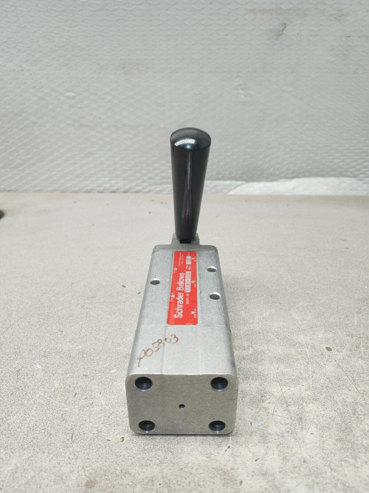 NEW NO BOX SCHRADER BELLOWS LEVER OPERATED AIR CONTROL VALVE 53083-1000