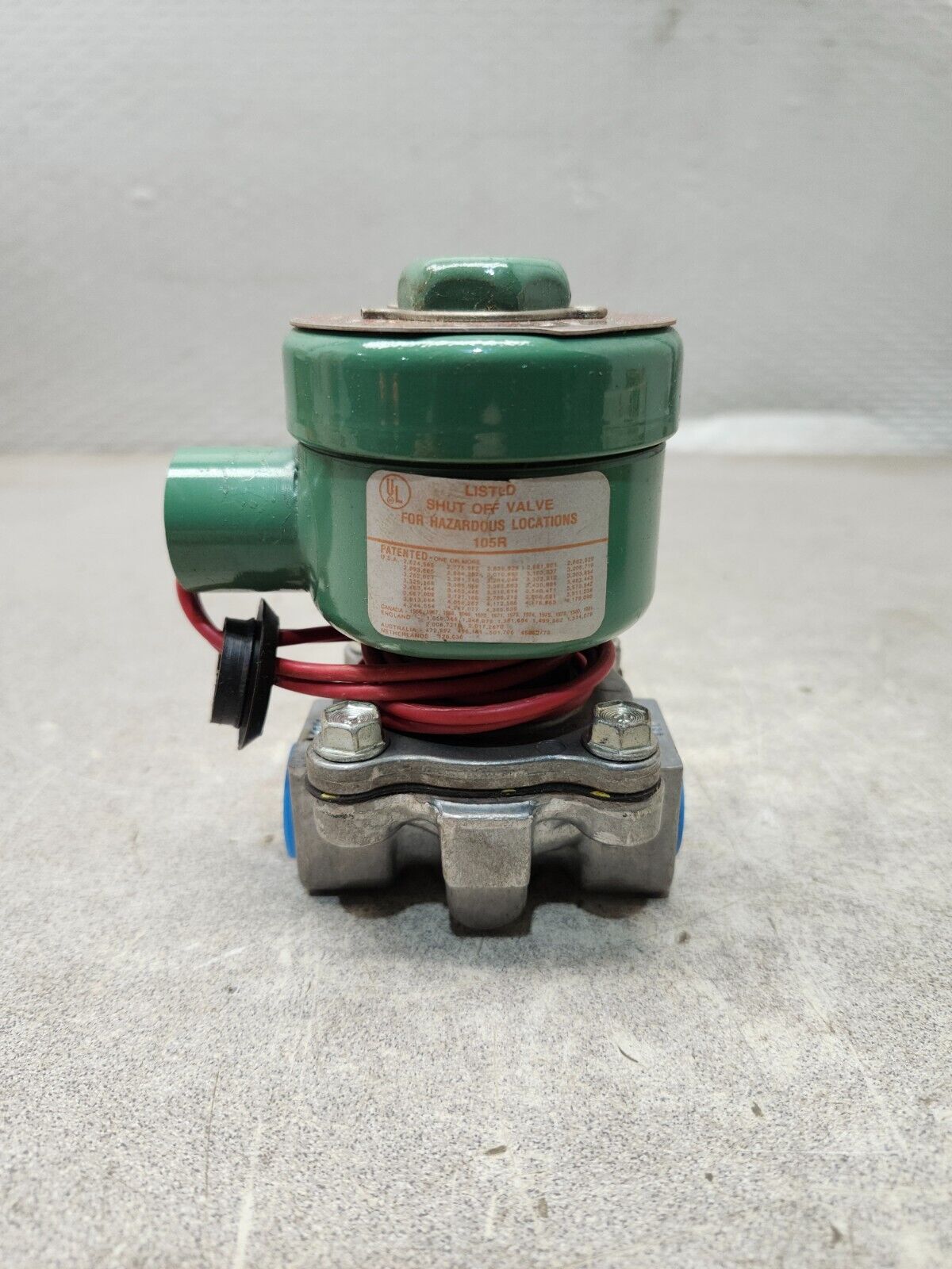 NEW IN BOX ASCO Solenoid Valve 120v/60HZ 1/2'' 11.8W 8215C21