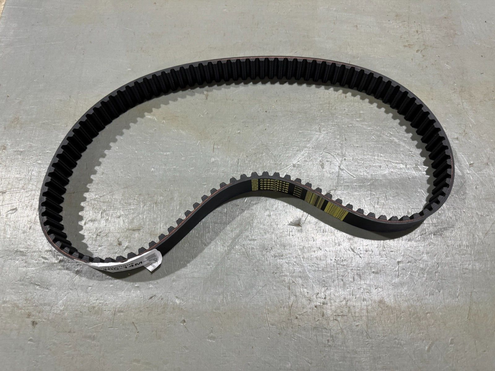 FACTORY NEW GOODYEAR SYNCHRONOUS Sync RPP TIMING BELT 1400-14M-40