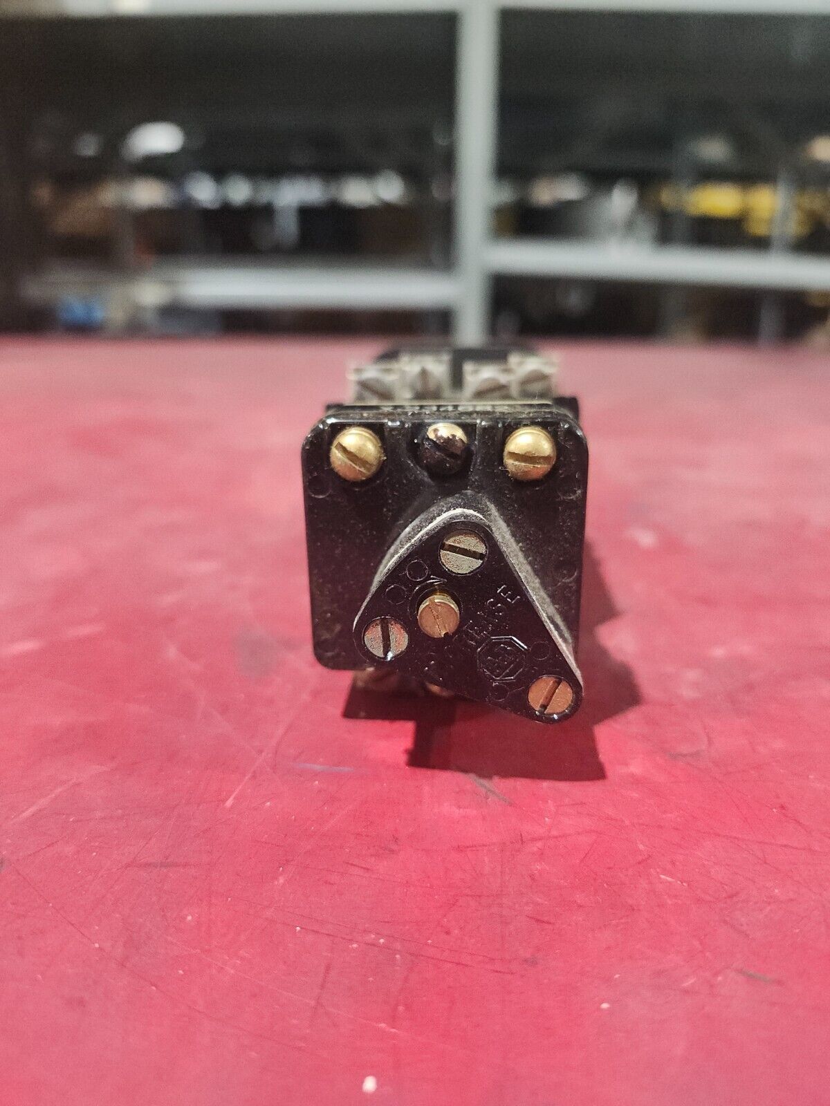 NEW IN BOX ALLEN BRADLEY PUSH BUTTON 800T-A6T2