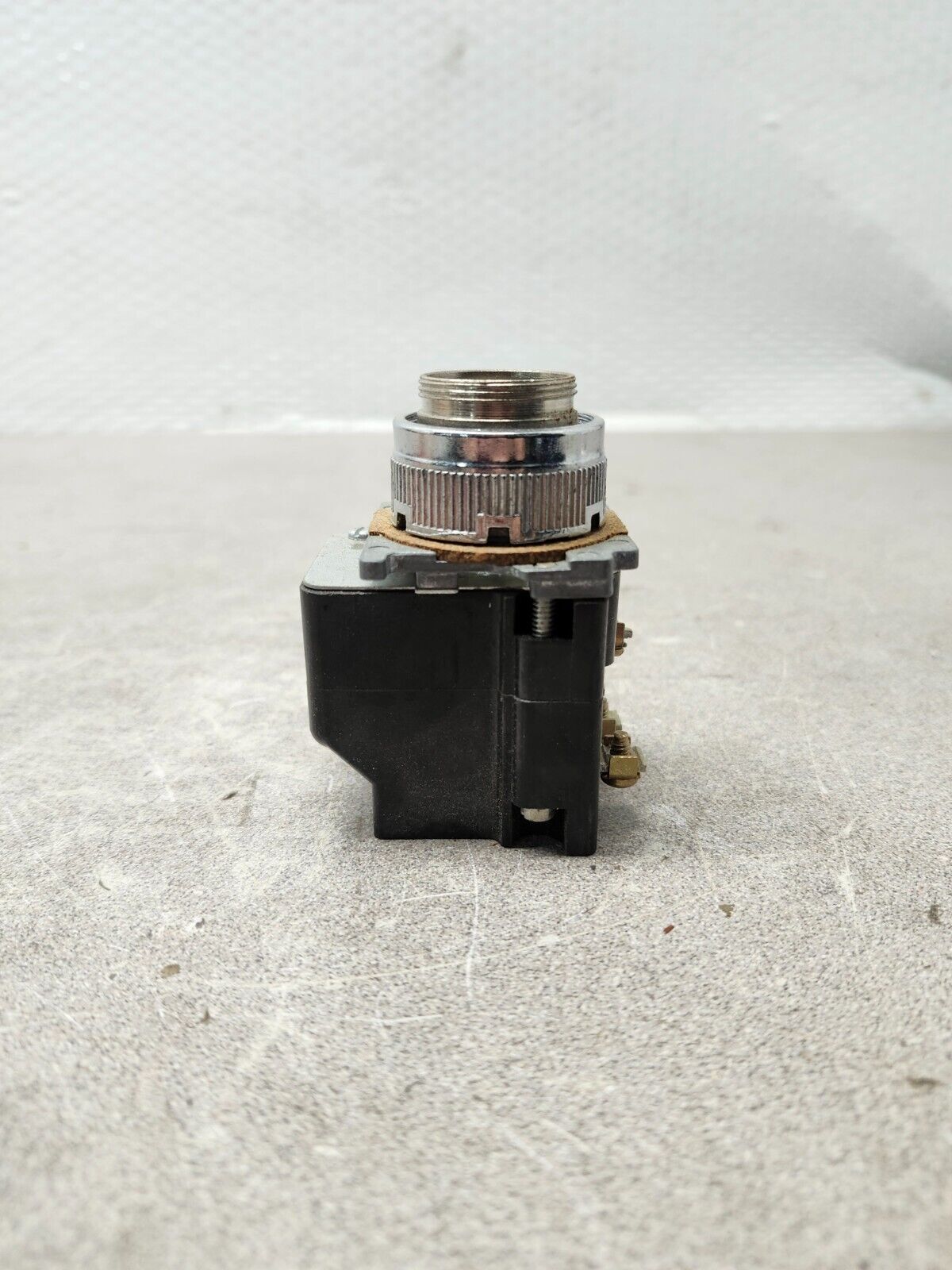 NEW IN BOX LOT OF 3 CUTLERHAMMER ILLUMINATED PRETEST PUSH BUTTON LIGHT 10250T221