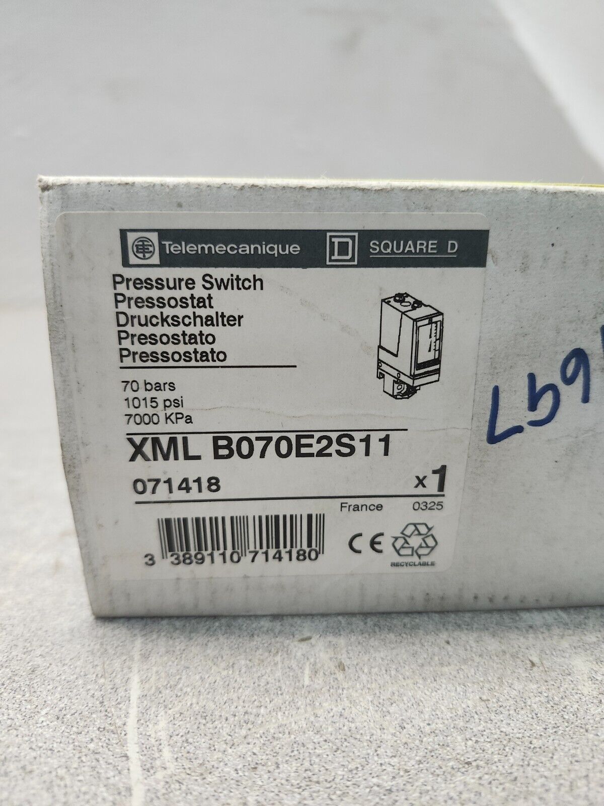 NEW IN BOX SQUARE D pressure switch 70 BARS 1015PSI XML B070E2S11