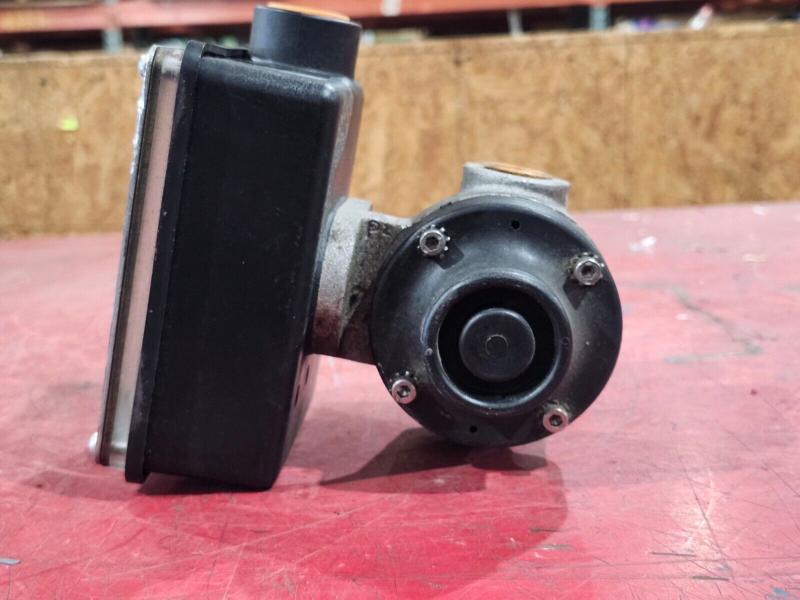 NEW NO BOX UFM UNIVERSAL FLOW MONITOR 04GM-4-500V.9-A1WR