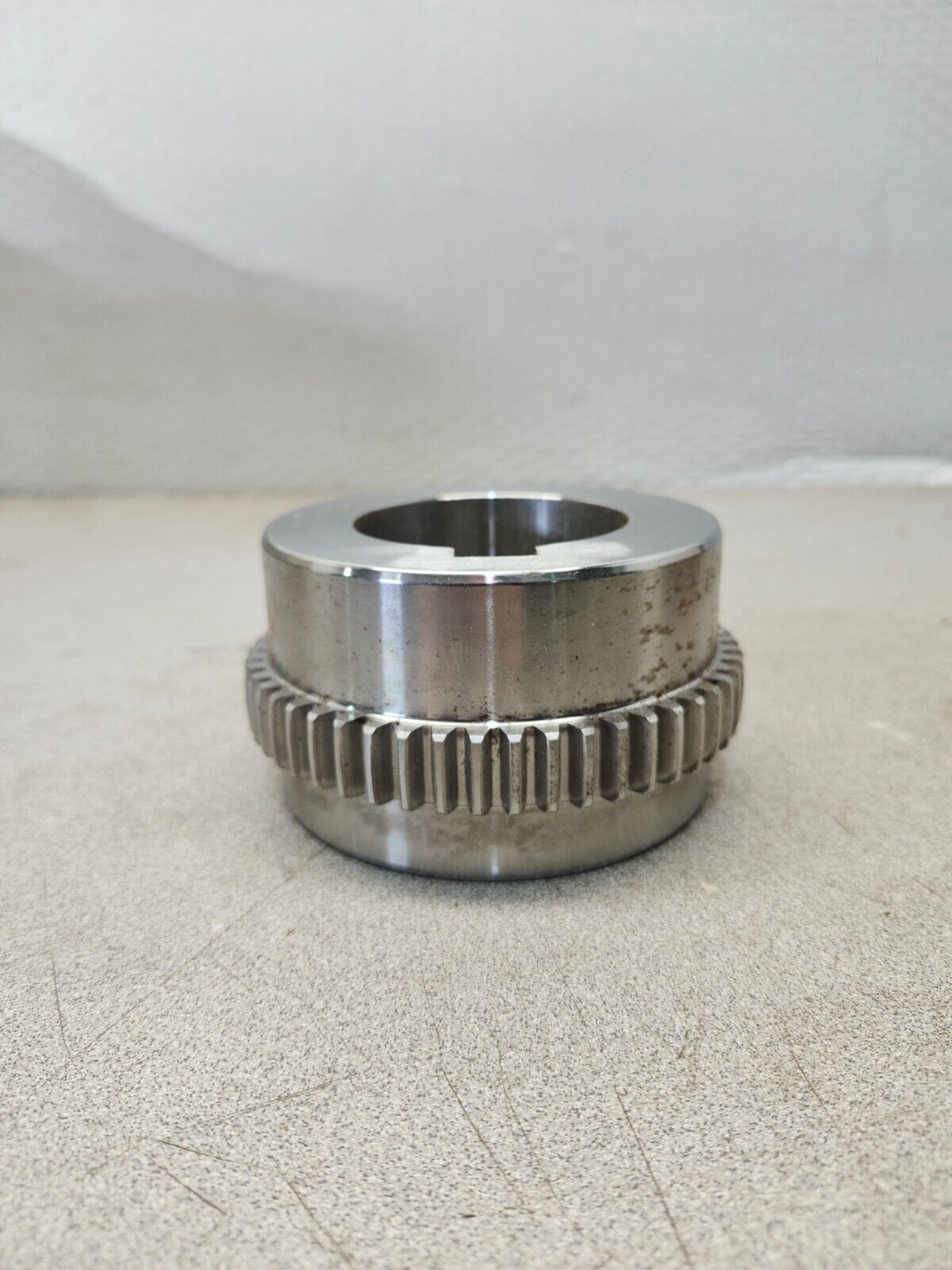 NEW IN BOX AMERIDRIVE HUB GEAR 073550-000FB 2.4355/2.4365 5/8 X 5/16