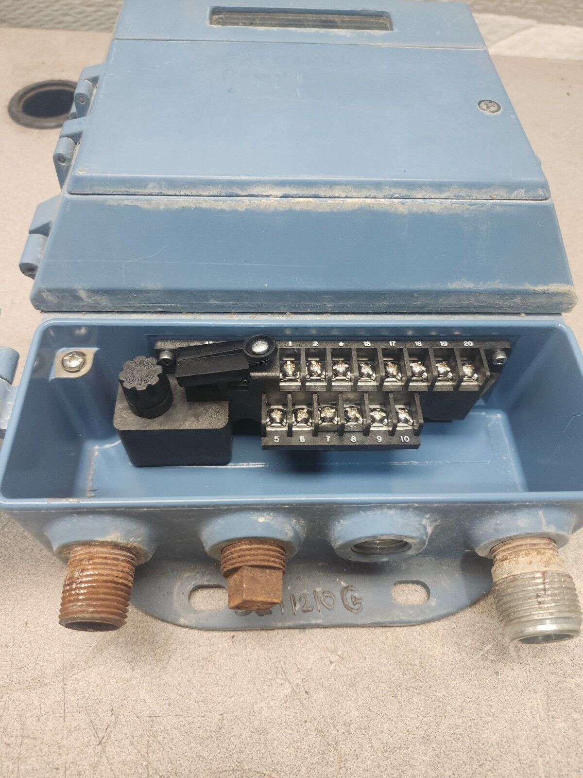 USED Rosemount Smart Hart Magnetic Flow Transmitter 90-250v-ac 8712DR12N0M4