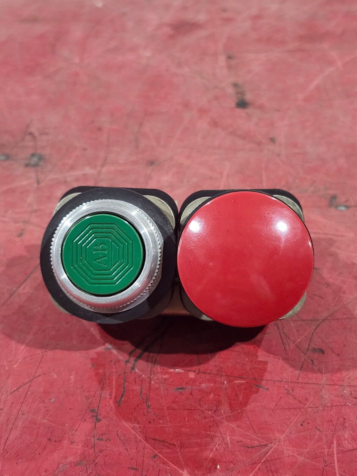 NEW IN BOX ALLEN BRADLEY OILTIGHT PILOT CONTROL UNIT 800T-FYC16F