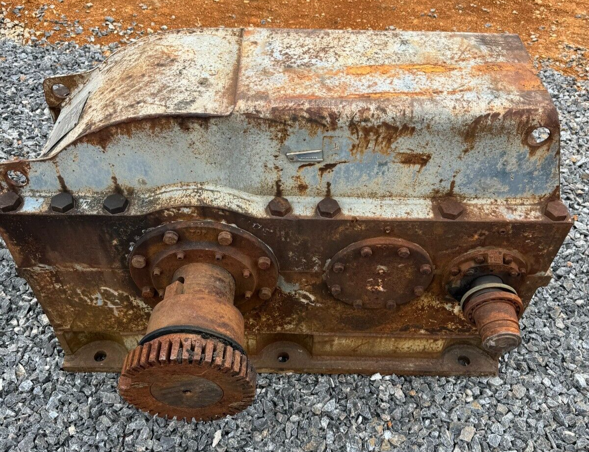 USED FALK ENCLOSED GEAR DRIVE SPEED REDUCER 25.41 RATIO 2100Y2-B