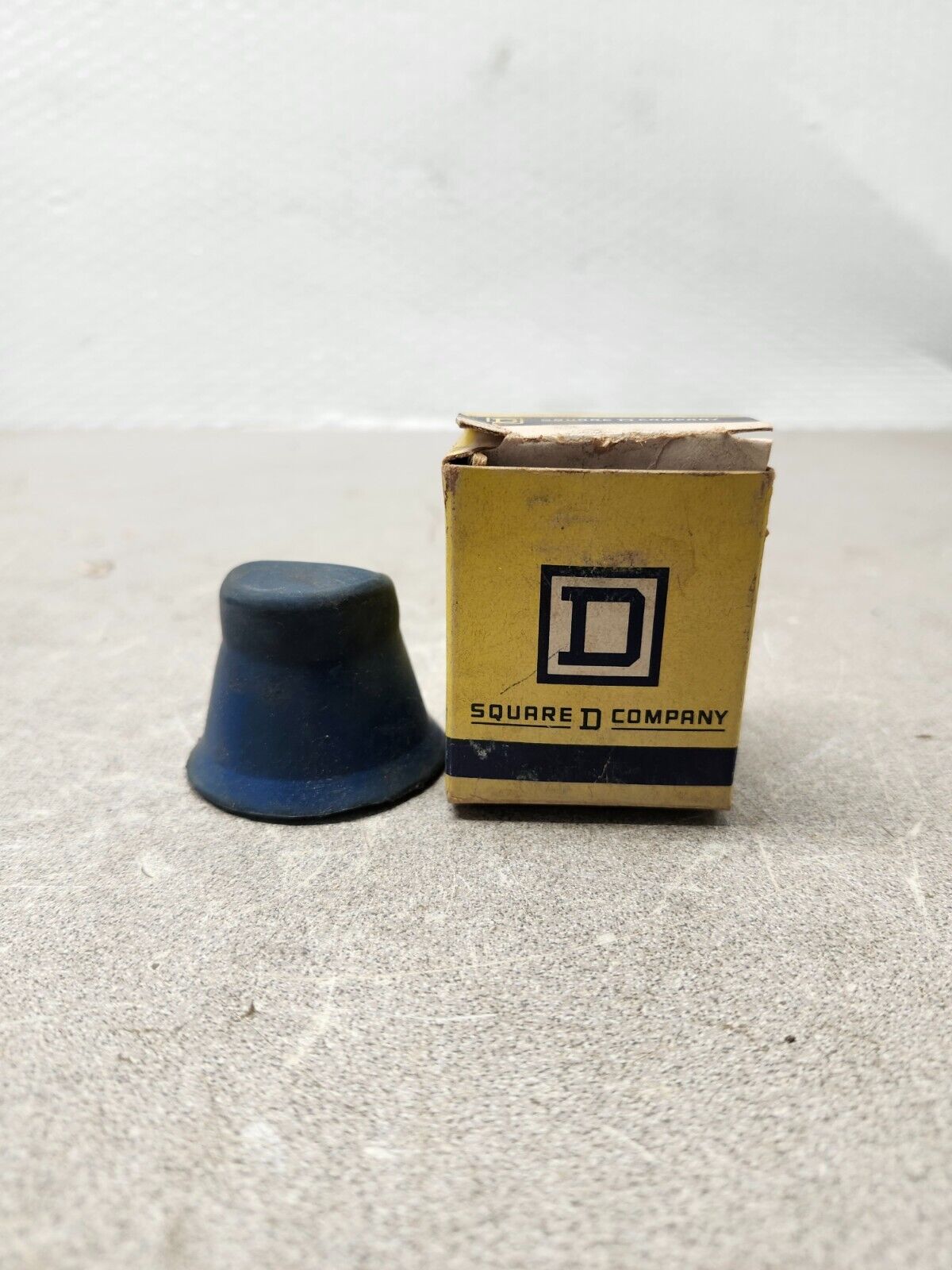 NEW IN BOX LOT OF 2 Square D Protective Cap 9001 TU-13 Ser. A