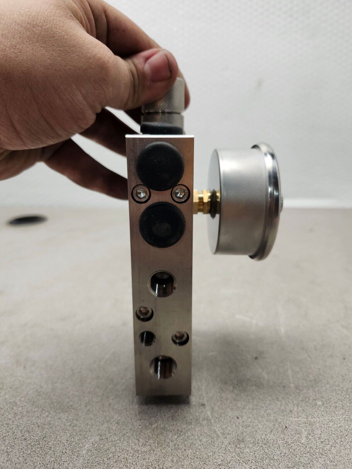 NEW NO BOX True Flow Meter 0-145psi Aesseal FTPB-40-145-SC