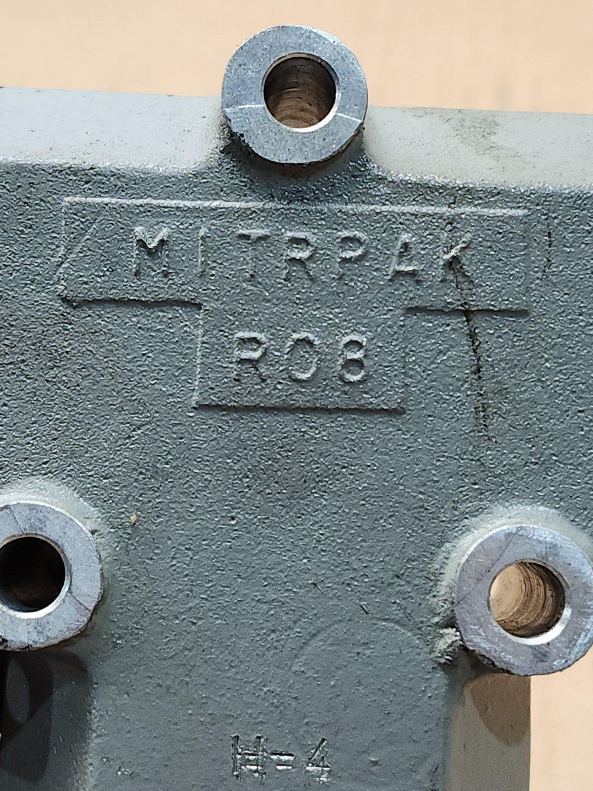 47165423