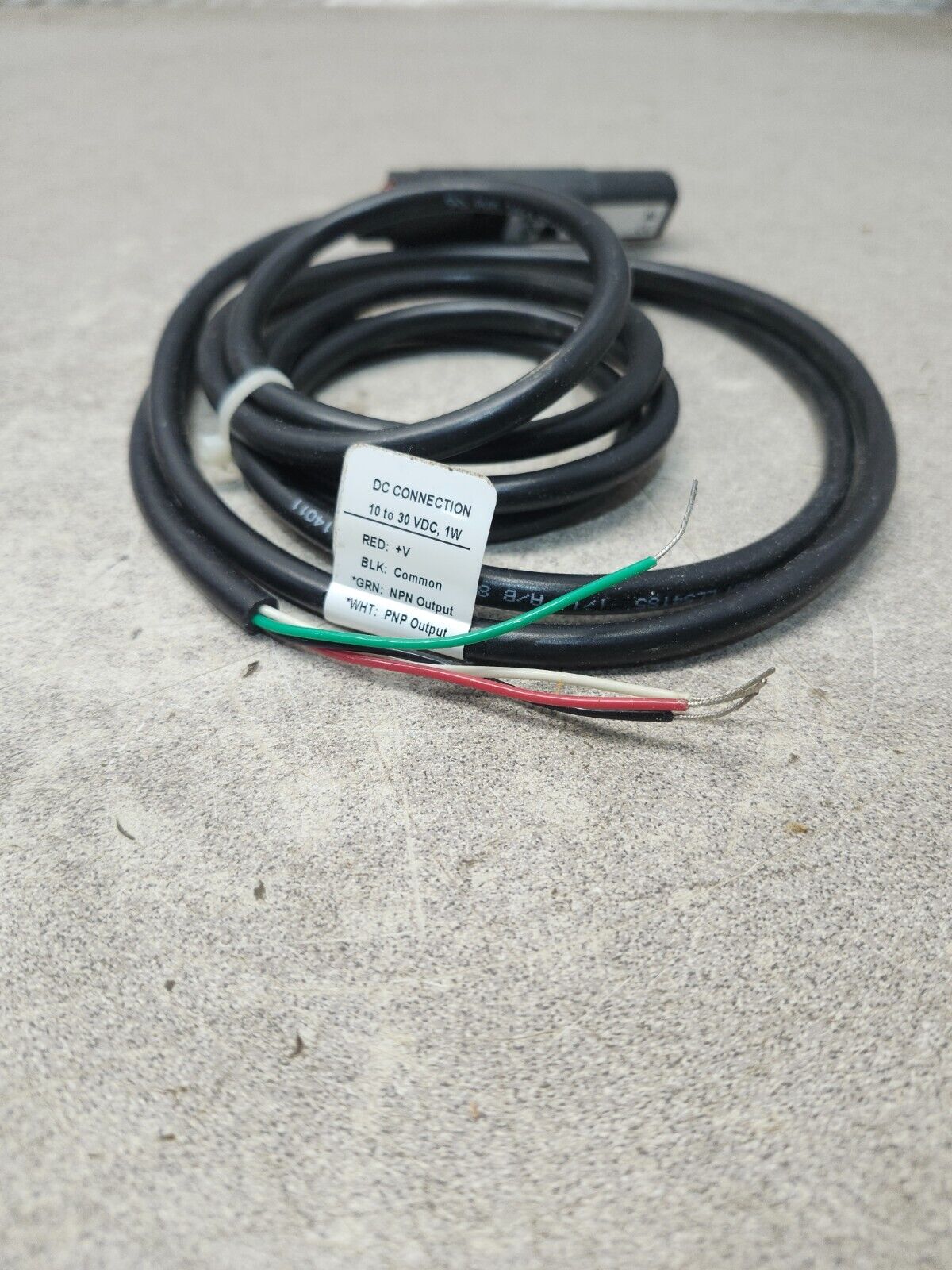 NEW IN BOX Eaton CORNET PHOTOELECTRIC SENSOR 10-30VDC 6 FOOT CABLE 13103R6517