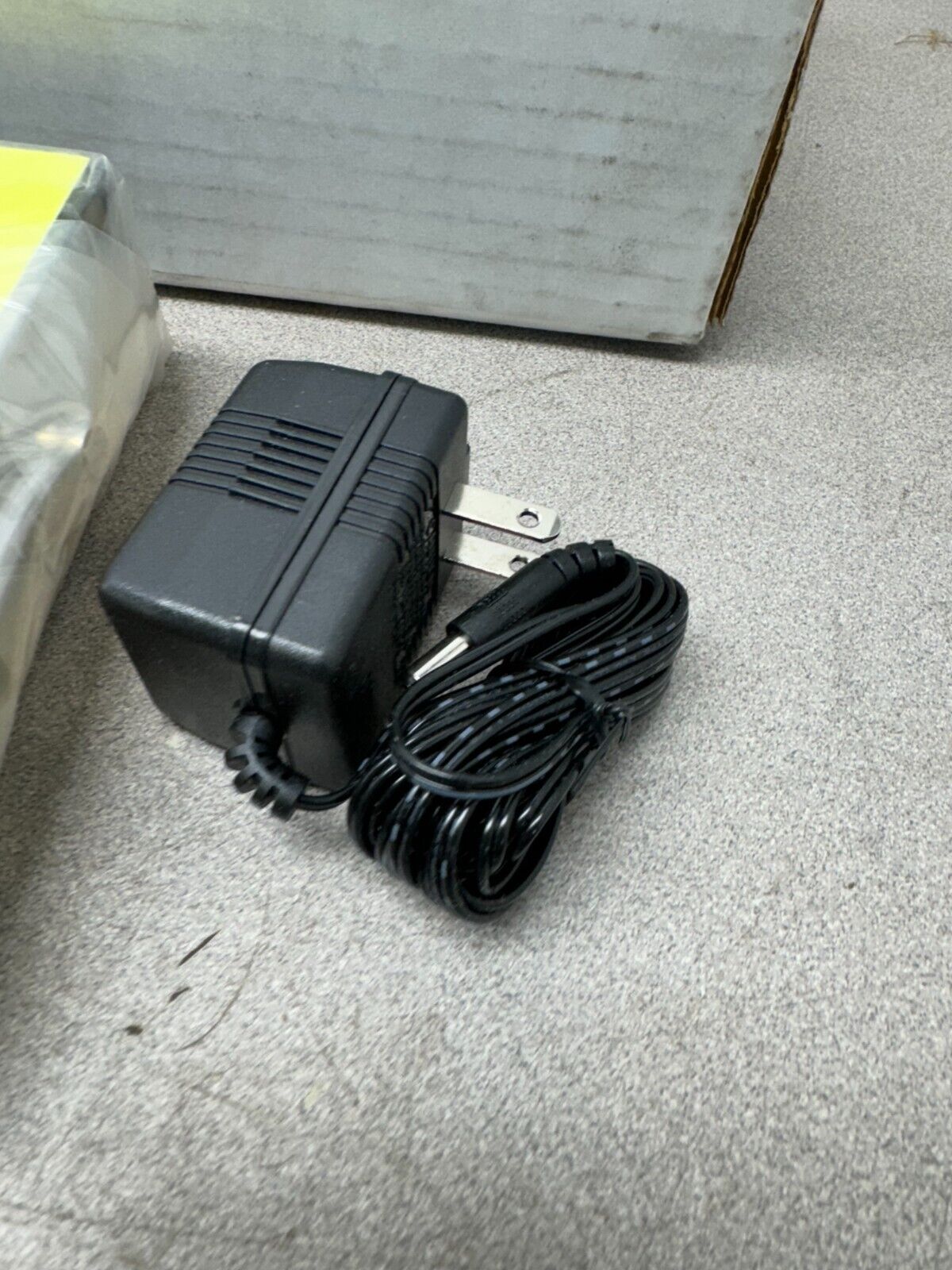 NEW IN BOX PELCO EQUALIZING AMPLIFIER EA2010