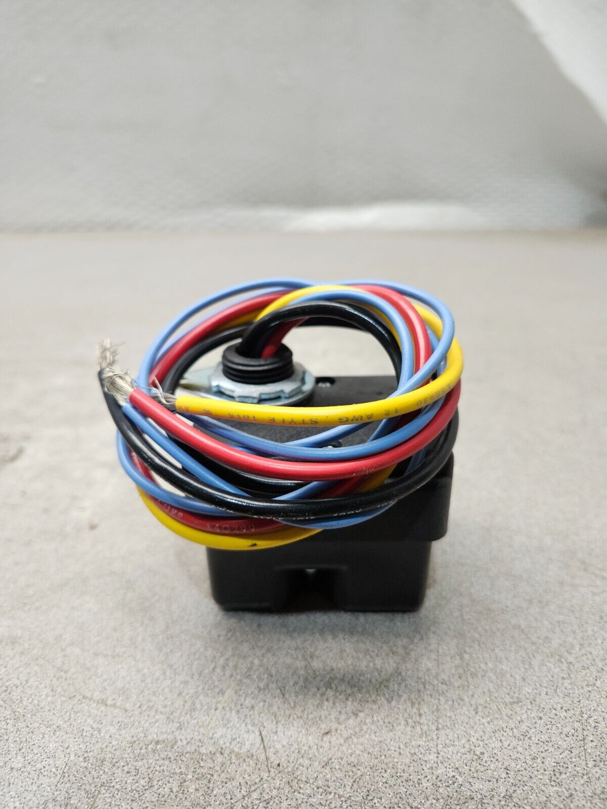 NEW IN BOX LOT OF 8 TRANE ADD-A-RELAY 120V COIL SPDT RLY-0989