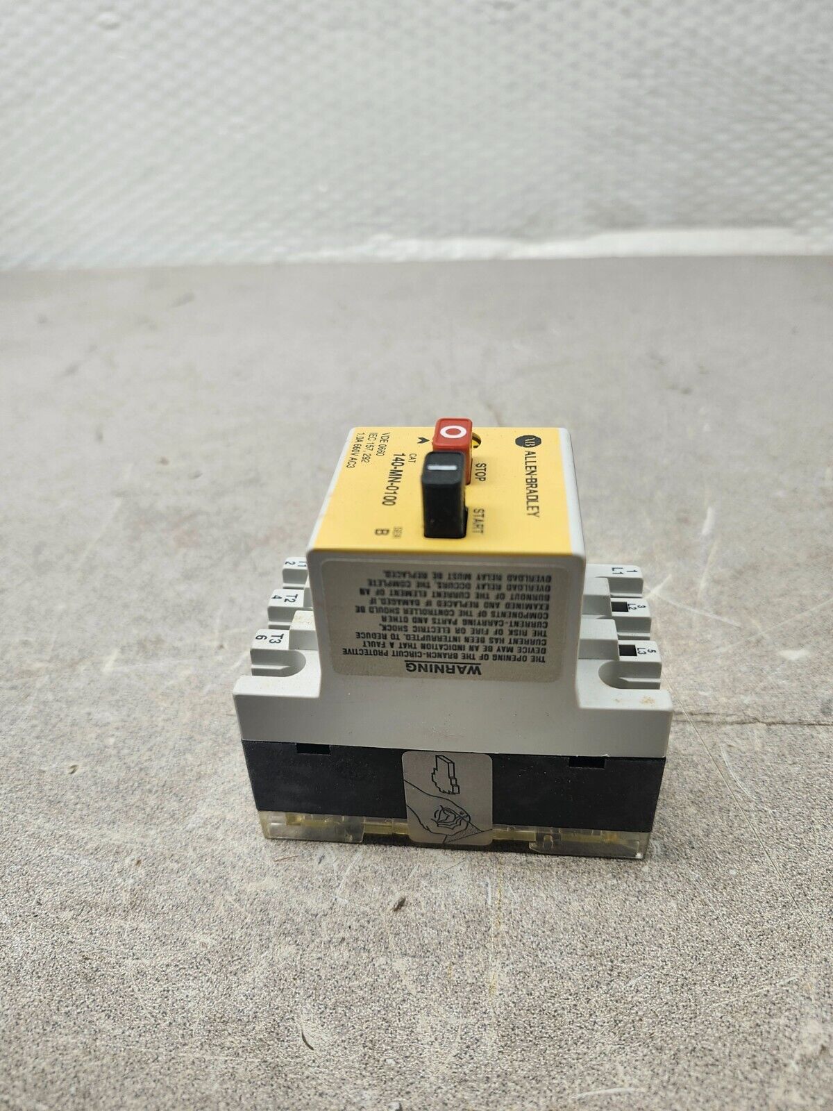 NEW IN BOX ALLEN BRADLEY MOTOR STARTER CIRCUIT BREAKER 140-MN-0100