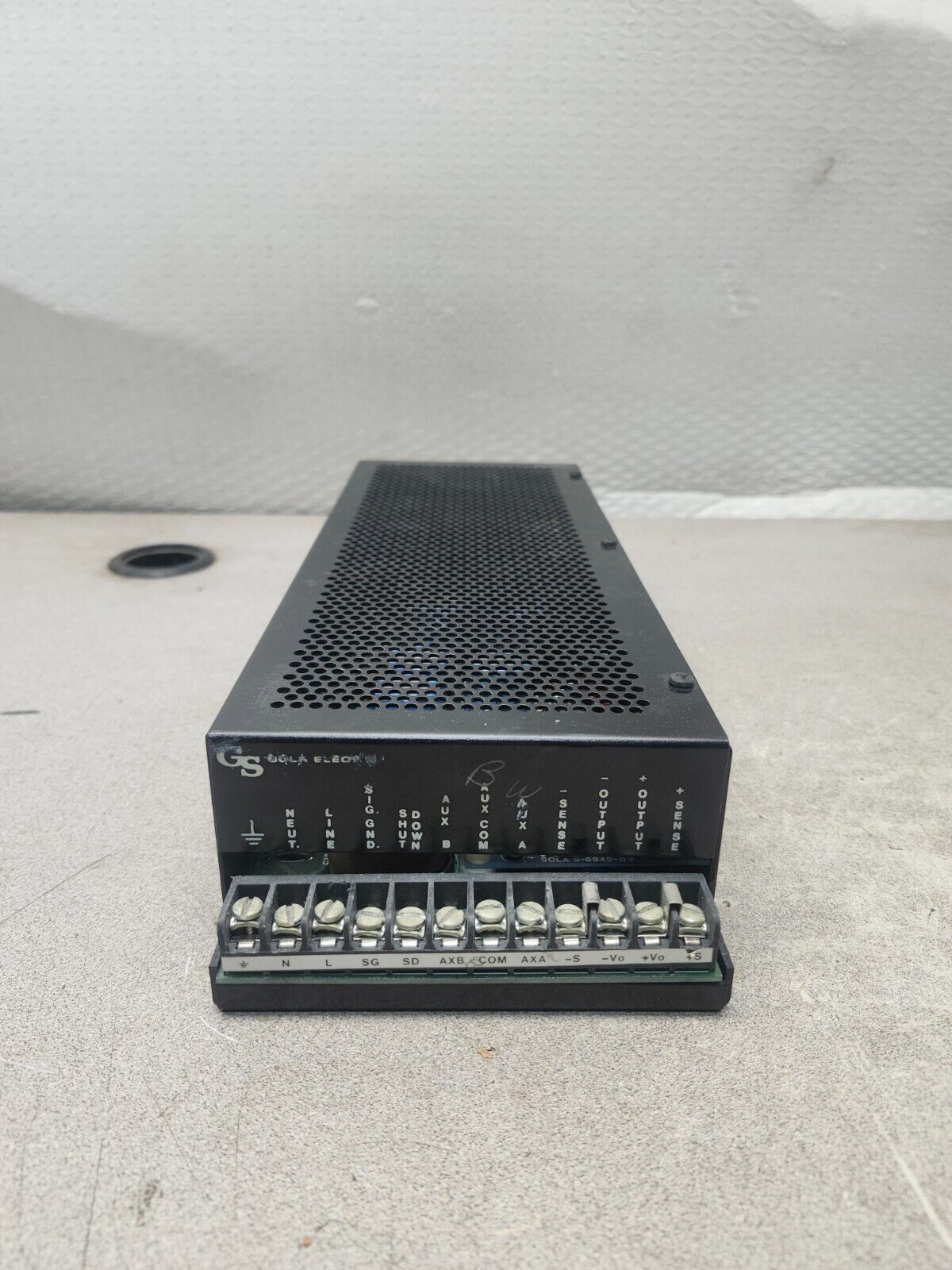 NEW IN BOX SOLA SWITCHING POWER SUPPLY 86853310 85DFP