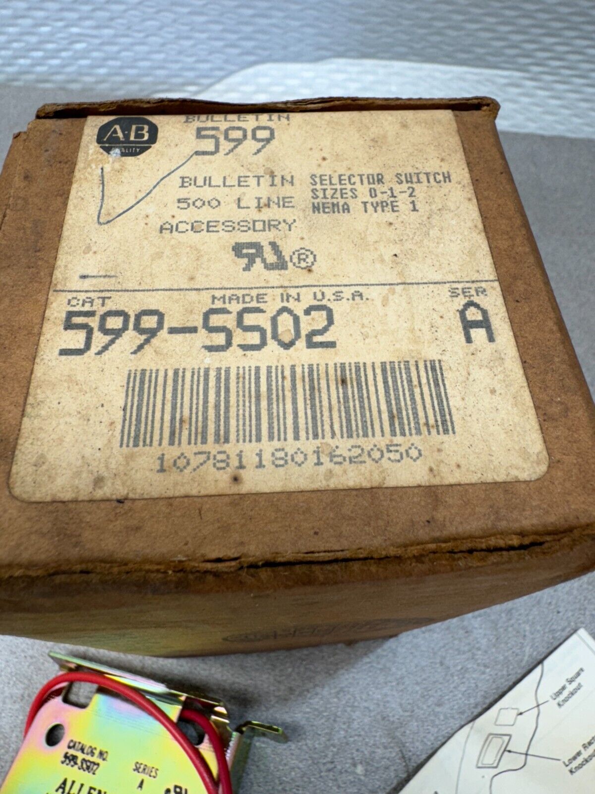 NEW IN BOX ALLEN BRADLEY SELECTOR SWITCH 599-SS02