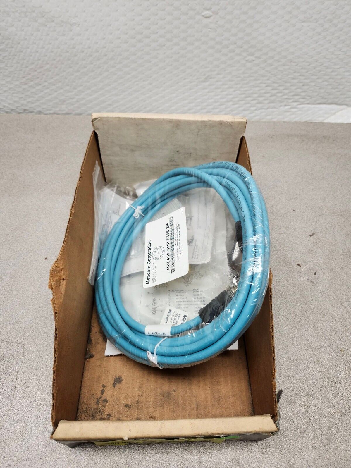 NEW IN PACKAGE MENCOM CORD SET MDE45P-8MP-RJ45-5M