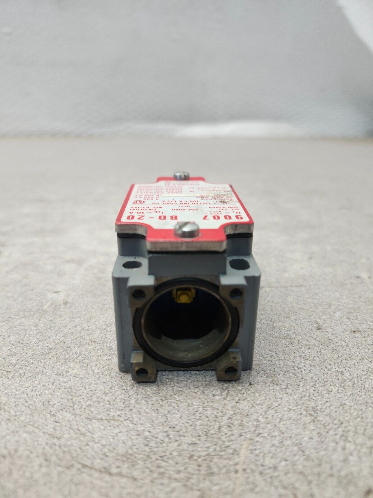 USED SQUARE D LIMIT SWITCH 9007 BD-20