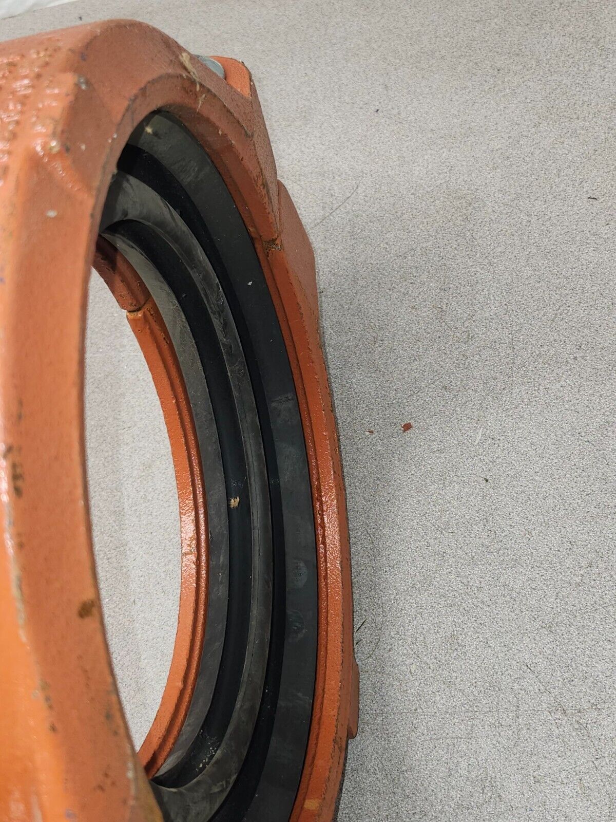 NEW SHURJOINT 8"X6" 7706 PIPE CLAMP 219.1X168.3