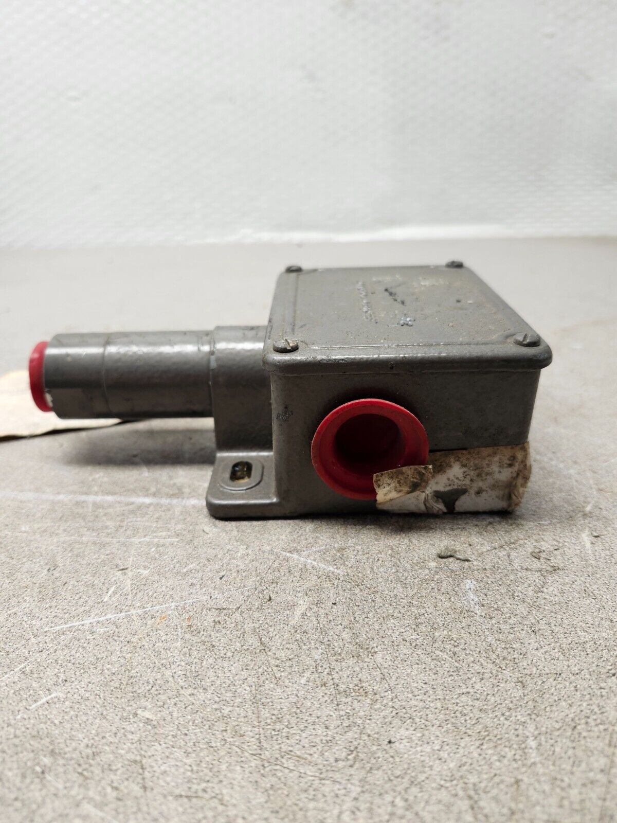 NEW NO BOX SOR Static O Ring Pressure Switch 6NN-K45-J4-C2A-YY