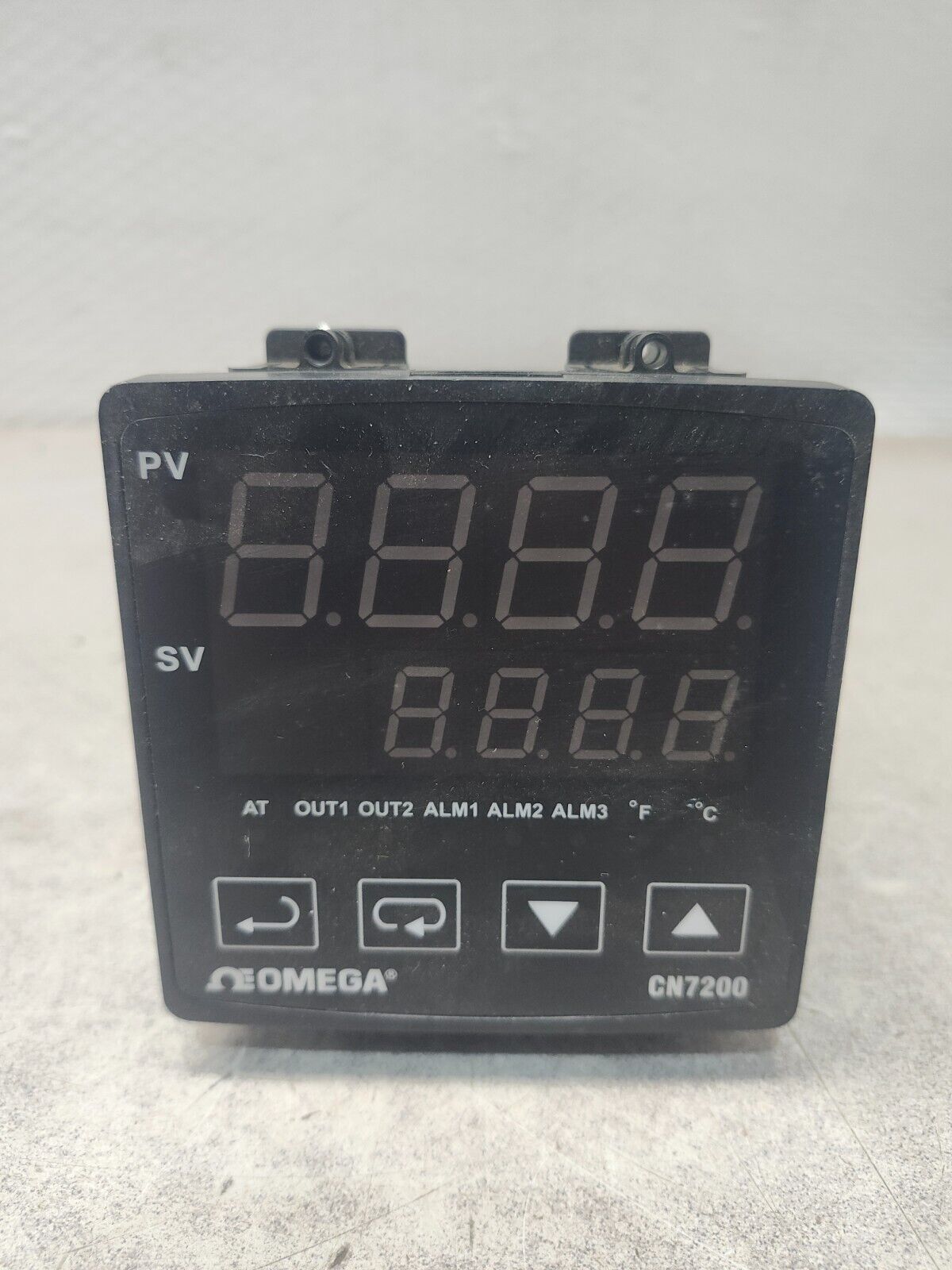 NEW NO BOX OMEGA TEMPERATURE PID CONTROLLER CN725