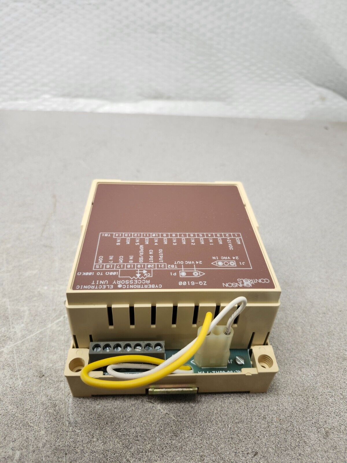 NEW WITH BOX JOHNSON CONTROLS ACCESSORY UNIT ZQ-6100-1