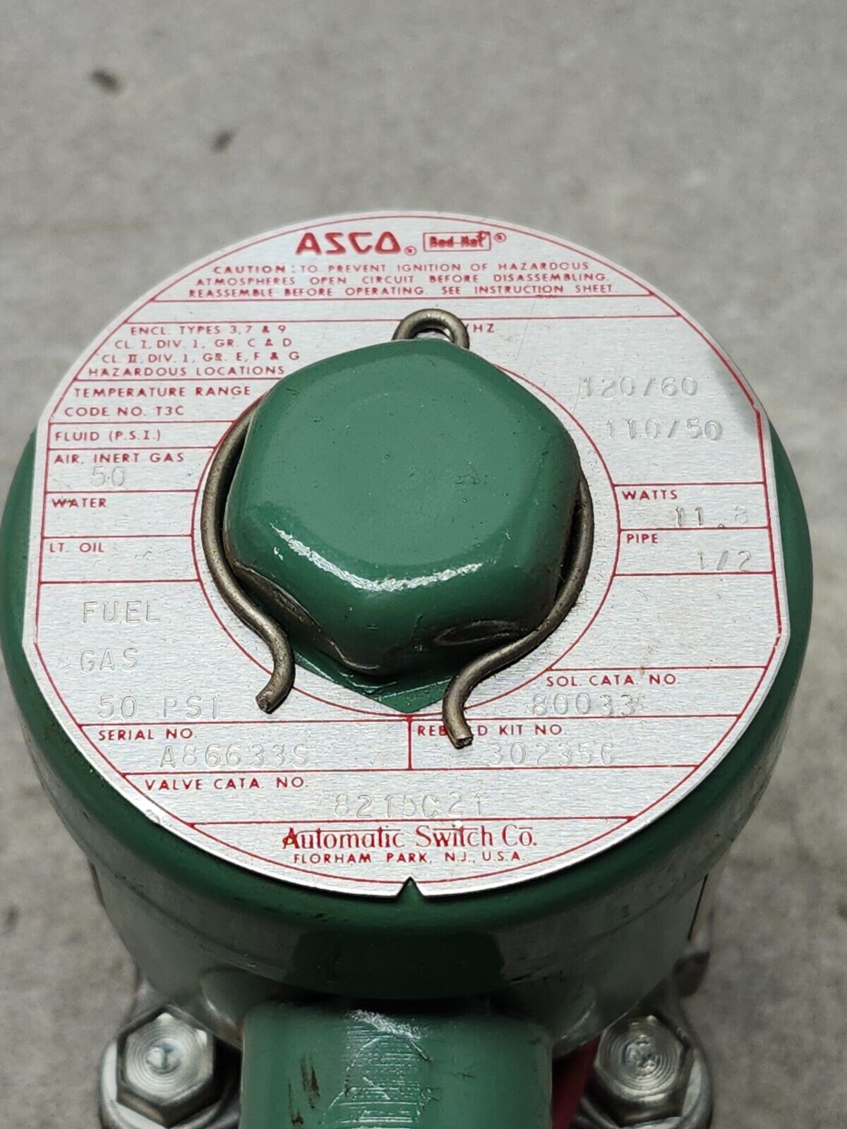 NEW IN BOX ASCO Solenoid Valve 120v/60HZ 1/2'' 11.8W 8215C21