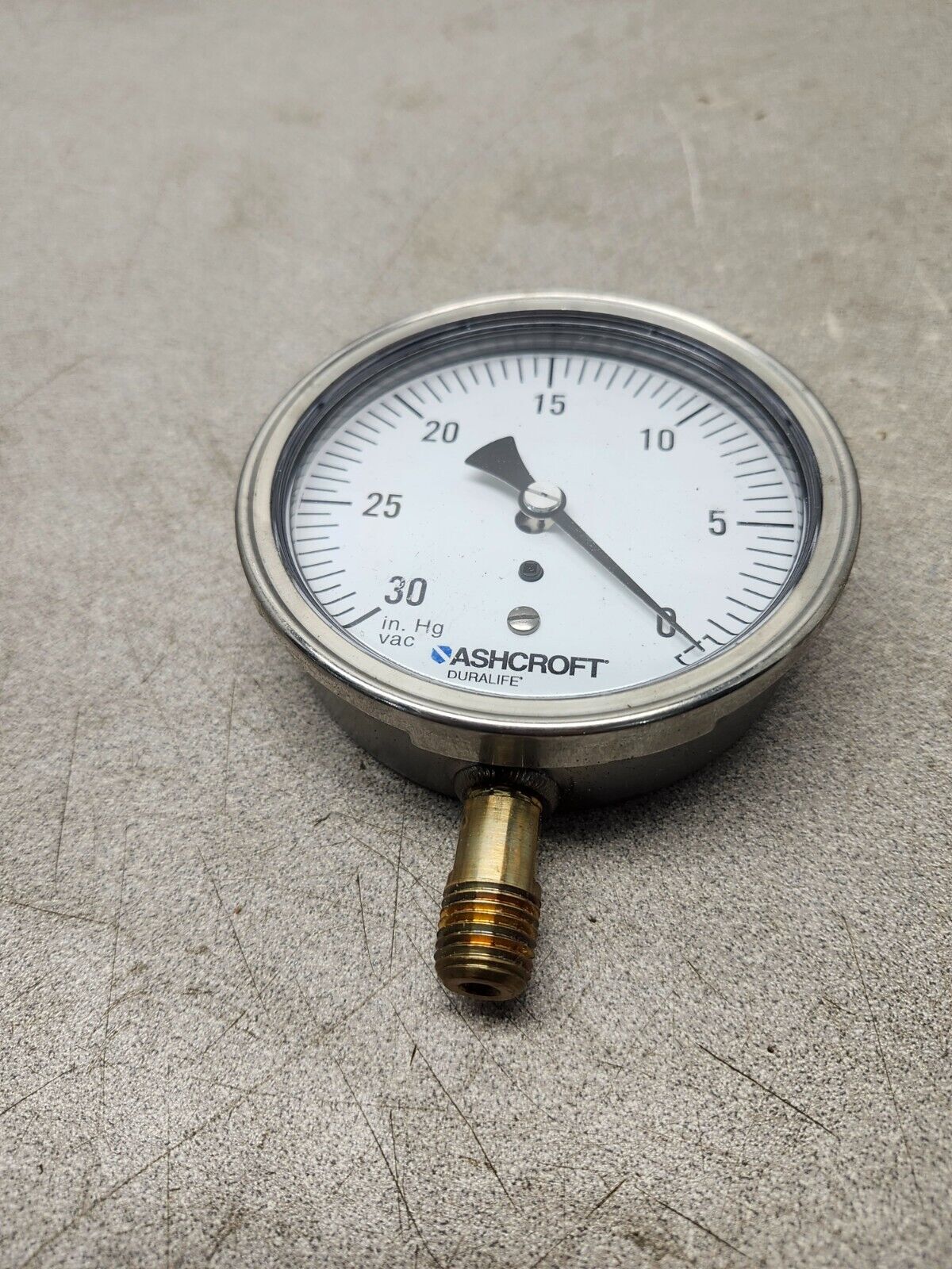 NEW IN BOX ASHCROFT INDUSTRAL GAUGE 35-1009-AW-02L-30/OIMV
