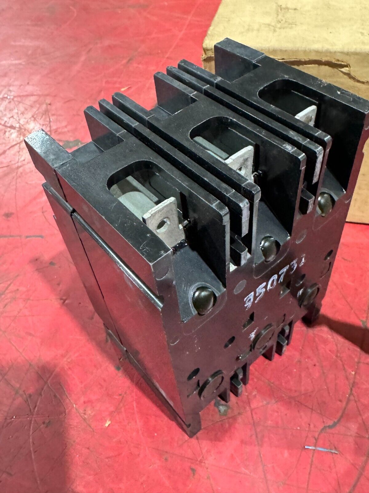 NEW IN BOX WESTINGHOUSE 3 POLE 600VAC. 40AMP CIRCUIT BREAKER RFA3040