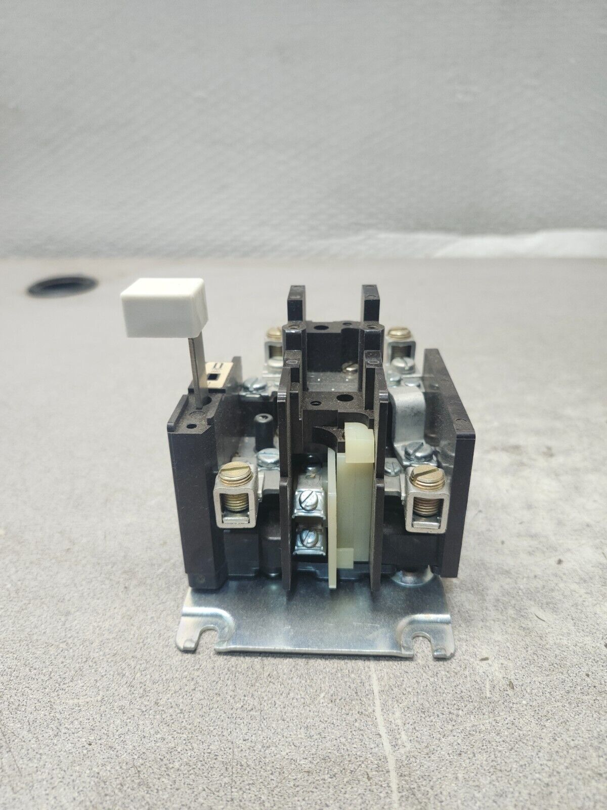 NEW IN BOX CUTLER HAMMER Overload Relay C300DN1B