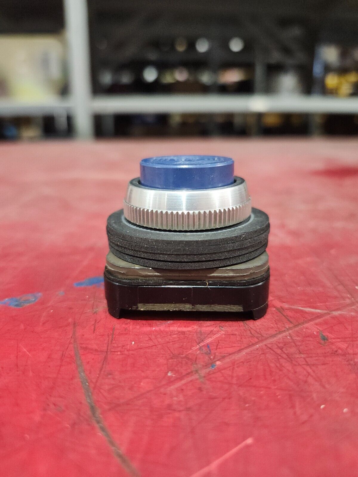 NEW IN BOX ALLEN BRADLY EXTENDED HEAD PUSH BUTTON BLUE 800T-B7A SER C