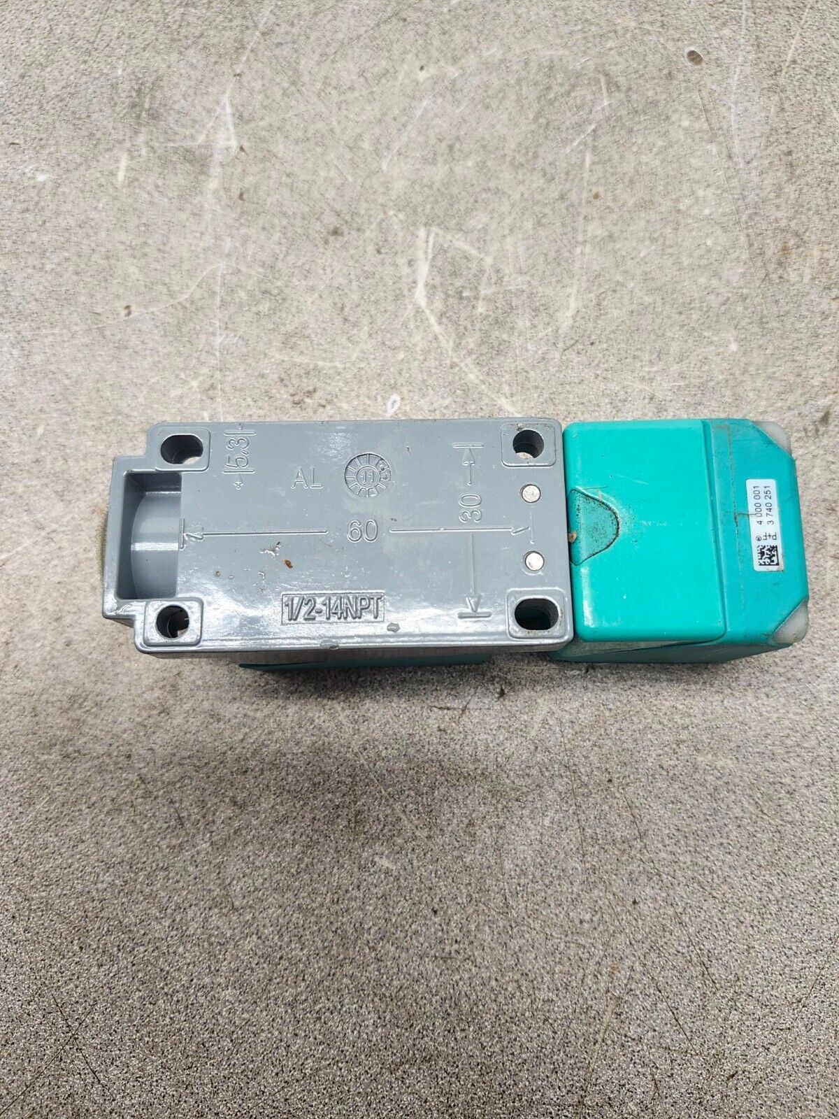 NEW NO BOX PEPPERL FUCHS PROXIMITY SENSOR NBB15-U4-A2