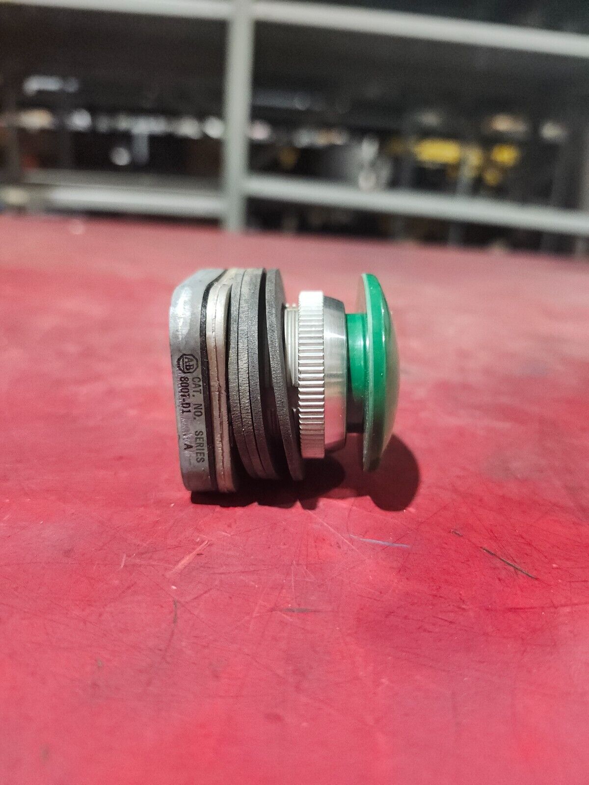 NEW IN BOX ALLEN BRADLY PUSH BUTTON 800T-D1A SER C