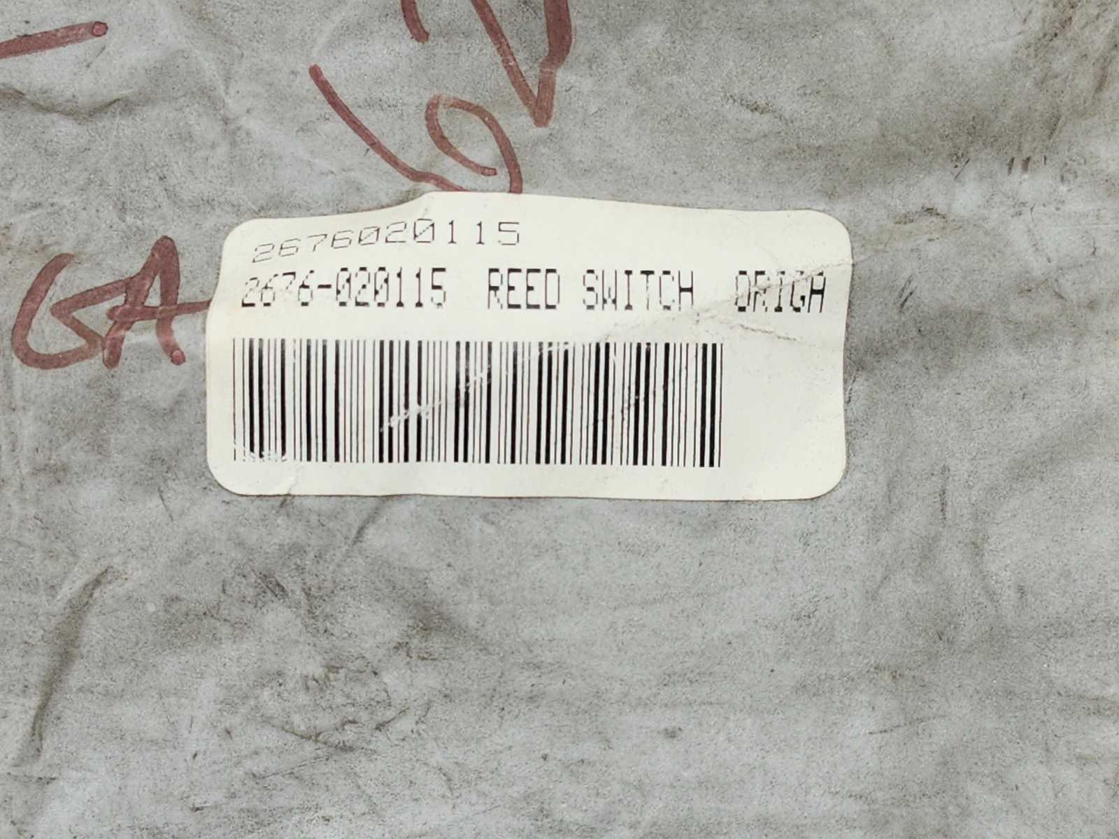47318949