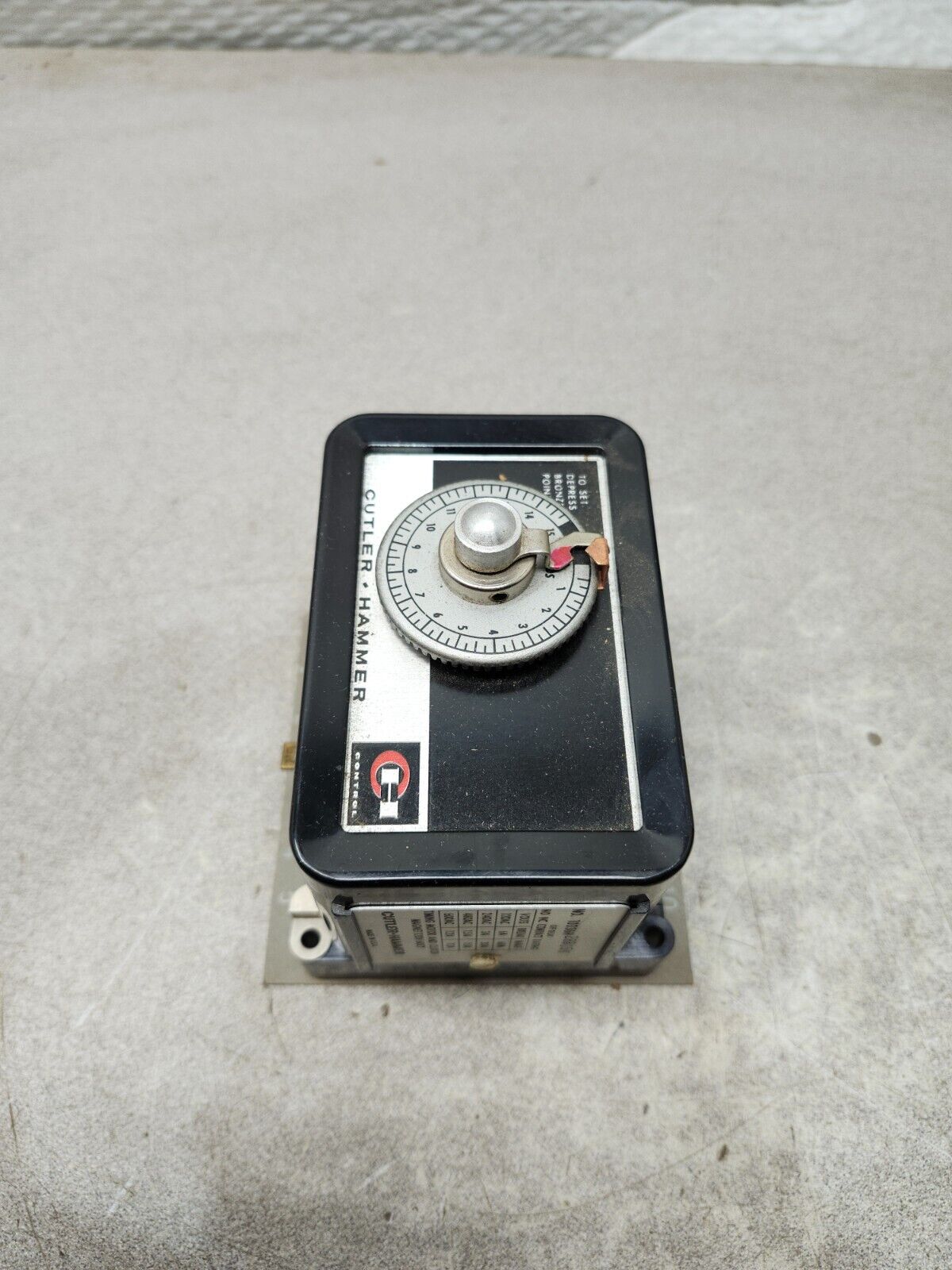 NEW IN BOX CUTLER-HAMMER RESET TIMER 10336H28B15S