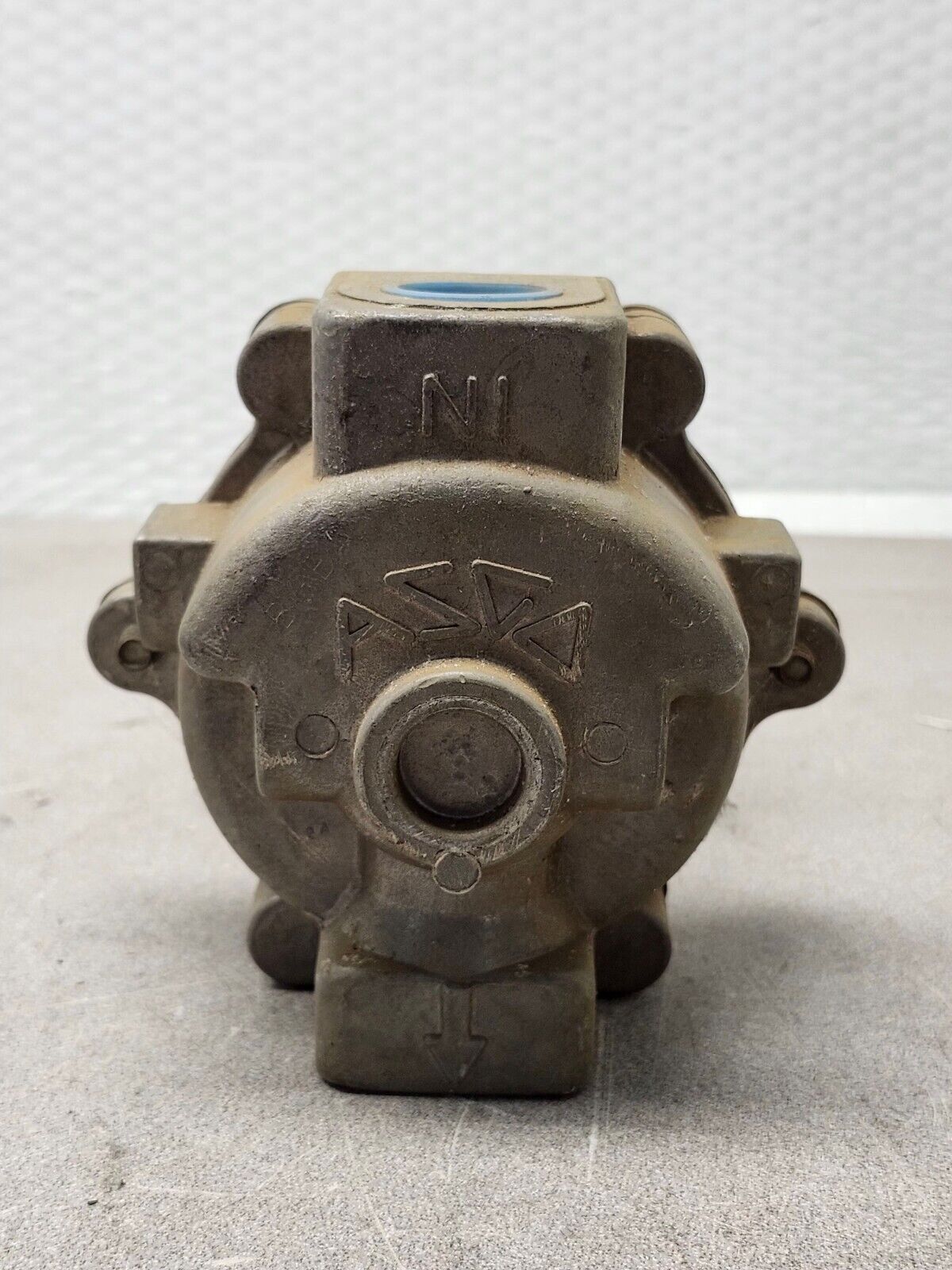 NEW NO BOX Asco Valve FUEL GAS 20 PSI 120/60 VOLTS 8042D35 *MISSING COVER