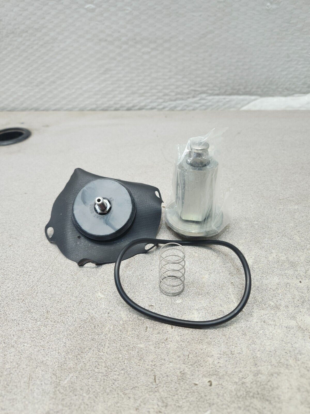 NEW IN BOX ASCO SPARE PARTS VALVE REPAIR KIT RED HAT VALVES 302385