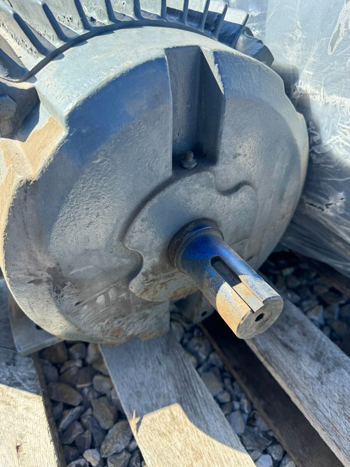 44081132