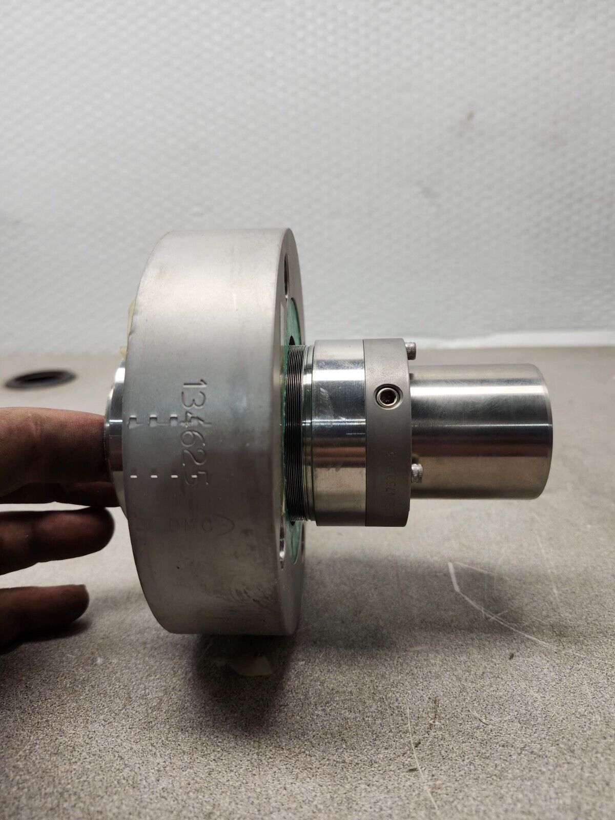 NEW IN BOX RECONDITIONED DURA SEAL SHAFT ASSEMBLY XC3B1750R33