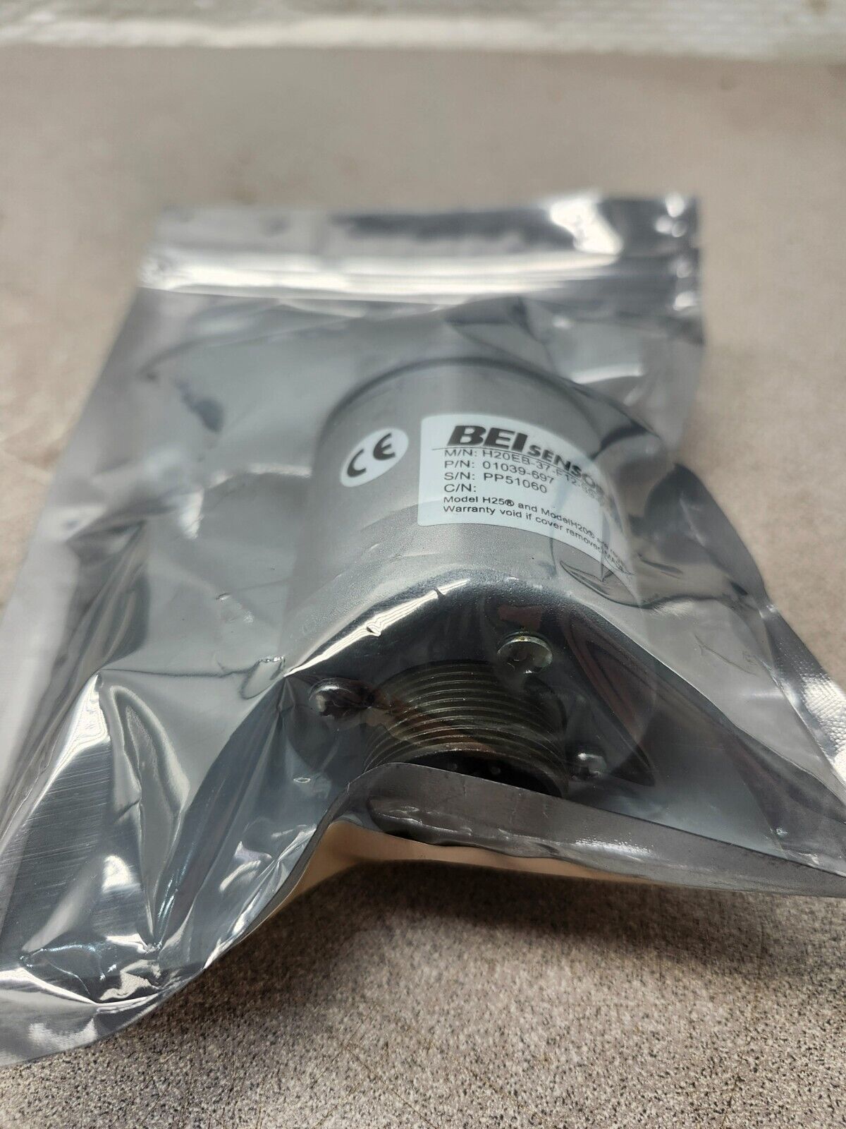 NEW IN BAG BEI INDUSTRIAL ENDCODER SENSOR H20EB-37-F12-SS-600-A-24V/OCR-EM16