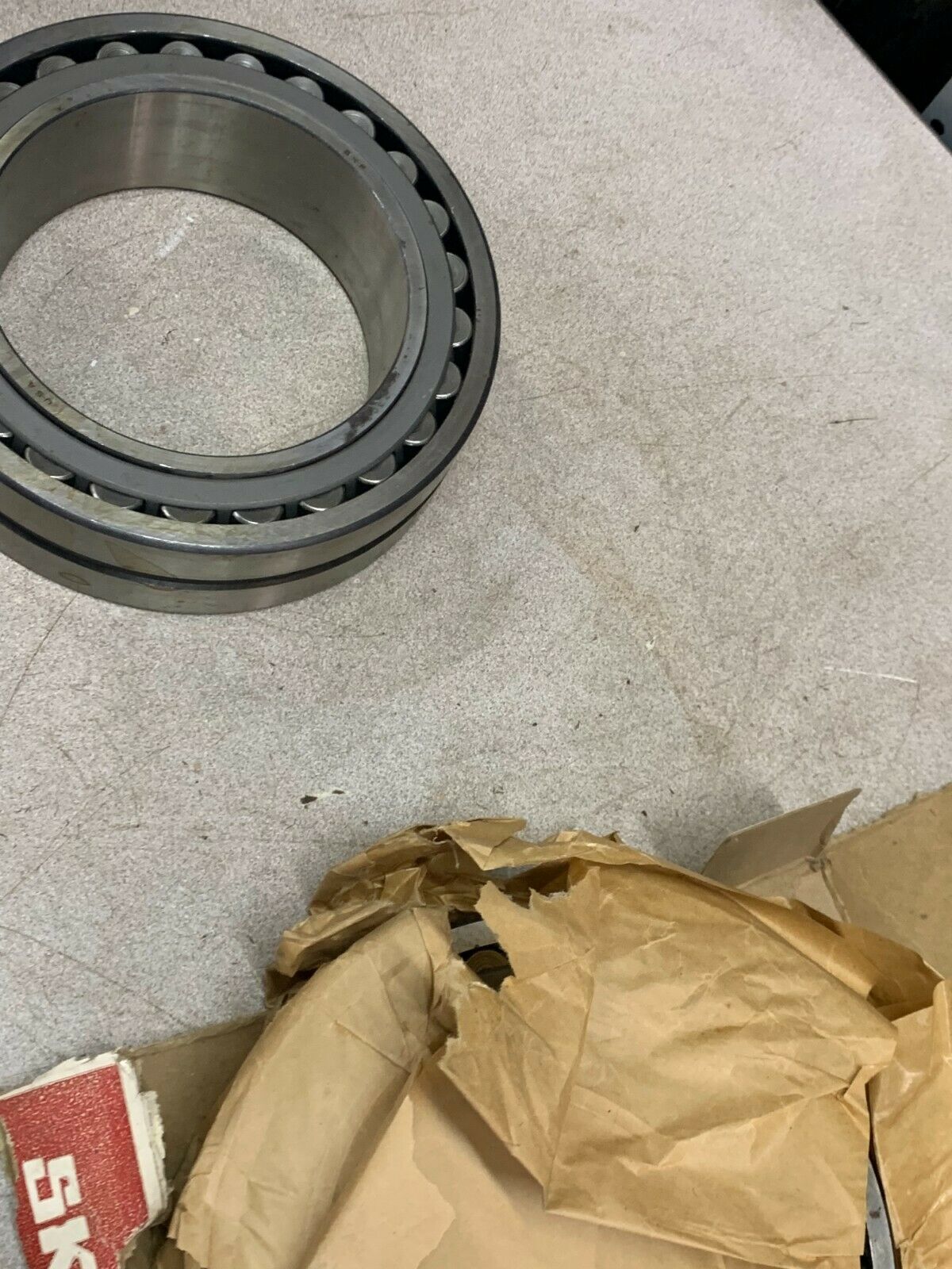 NEW NO BOX SKF 23026 CKJ/C3/W33 SPHERICAL ROLLER BEARING 23026CCK C3