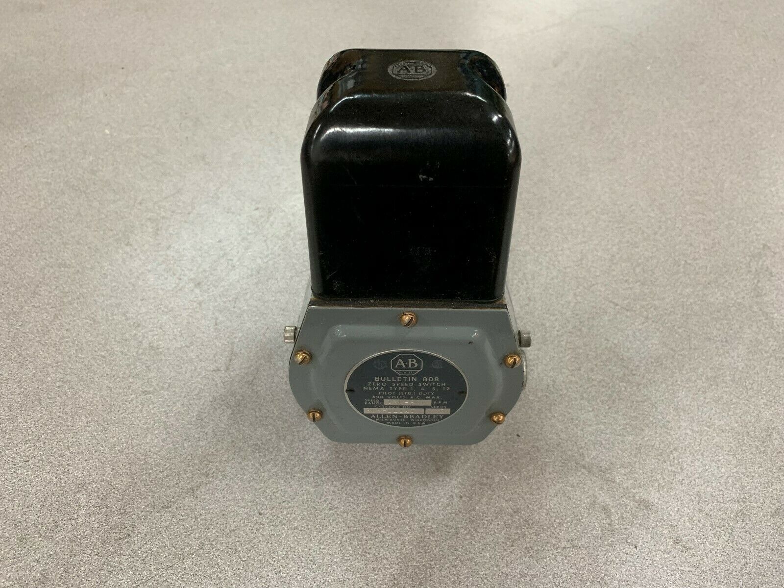 NEW NO BOX ALLEN-BRADLEY SPEED SWITCH 808-DLIAI SERIES E