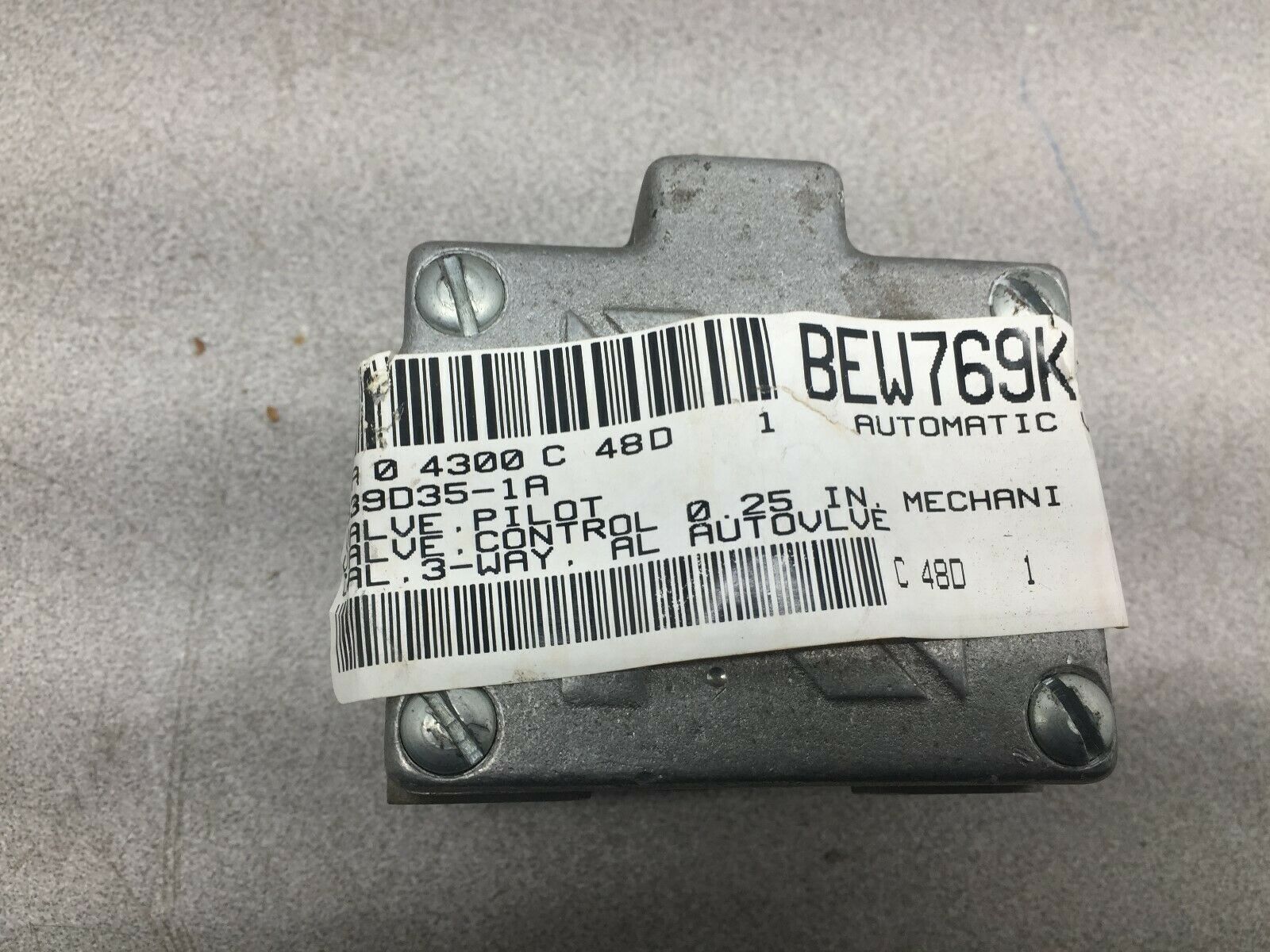 NEW NO BOX AUTOMATIC VALVE 339D35-1A