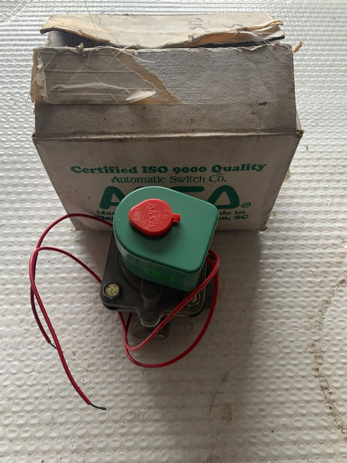 NEW IN BOX ASCO RED HAT SOLENOID VALVE 1" PIPE 110/120V. COIL 8210D89