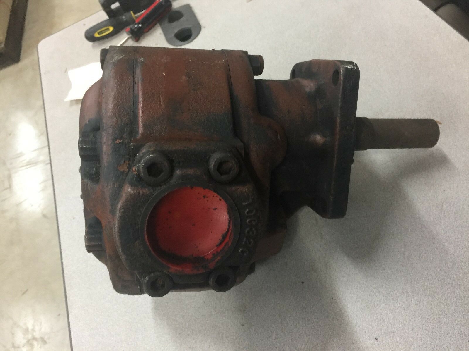 NEW NO BOX HYDRECO HYDRAULIC PUMP 3022A5C2AR